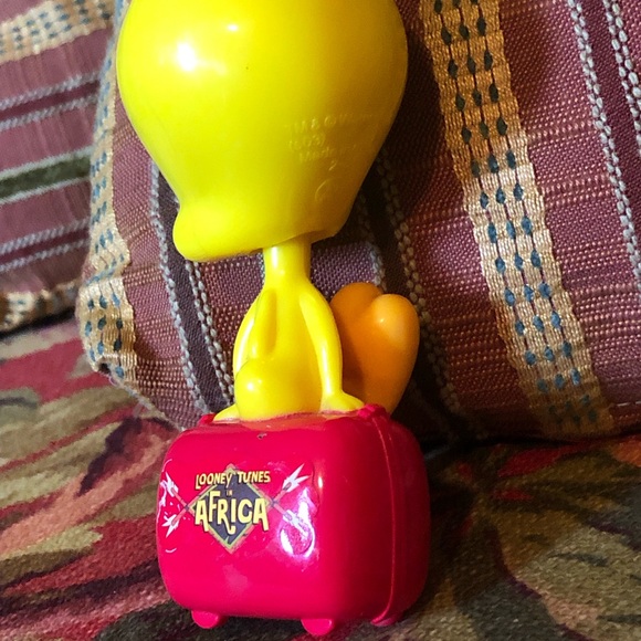 9263 VTG Tweety Bird Bobble Head Back In Action Africa Red Suitcase Yellow Bird - Picture 3 of 13